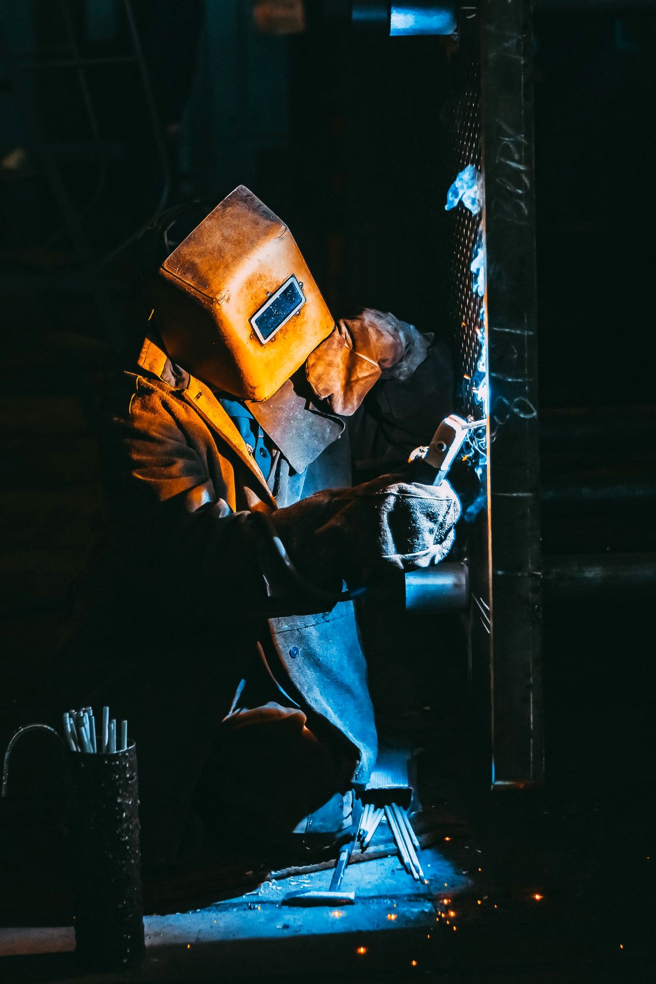 Schweißarbeiten in der eigenen Werkstatt von RPM Metallbau